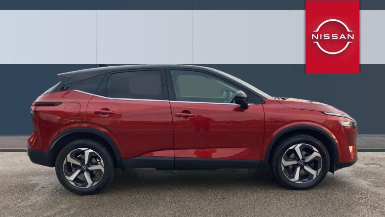 Nissan Qashqai 1.3 DiG-T MH N-Connecta 5dr Petrol Hatchback